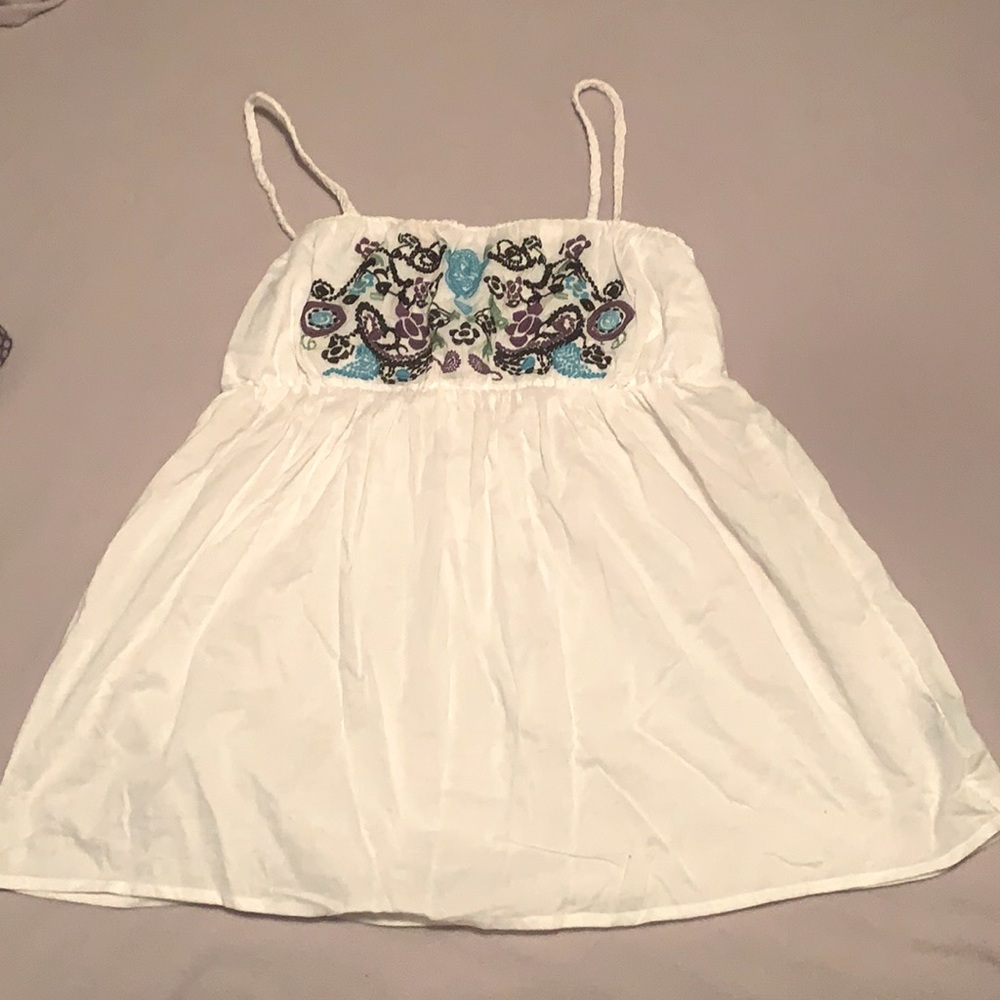 IZ Byer California Brand babydoll cami top , white w/ embroidered design.Size:L